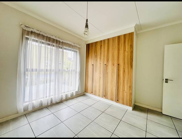 3 BEDROOM APARTMENT TO LET IN WATERFALL